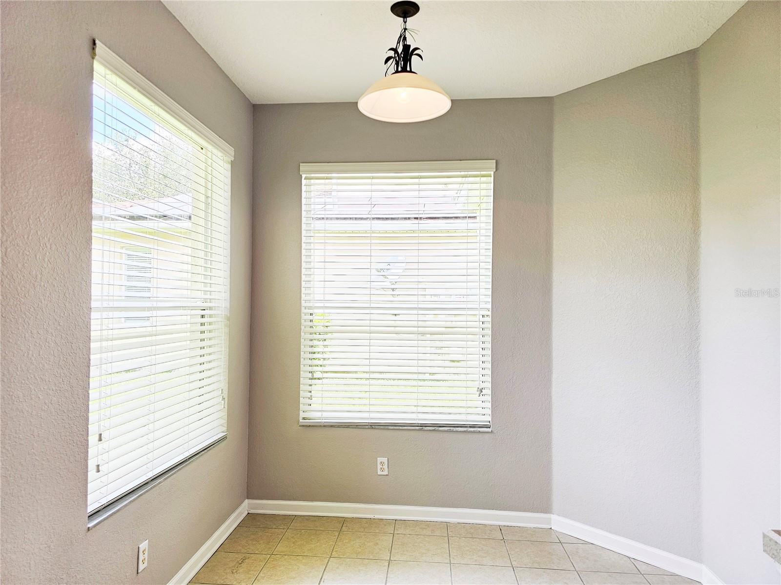 Image 14 of 46 For 8512 Abbotsbury Drive
