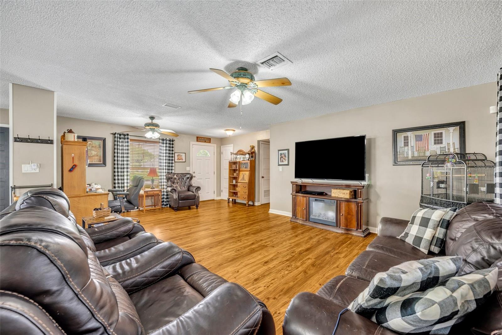 Image 9 of 59 For 3010 Brandywine Drive