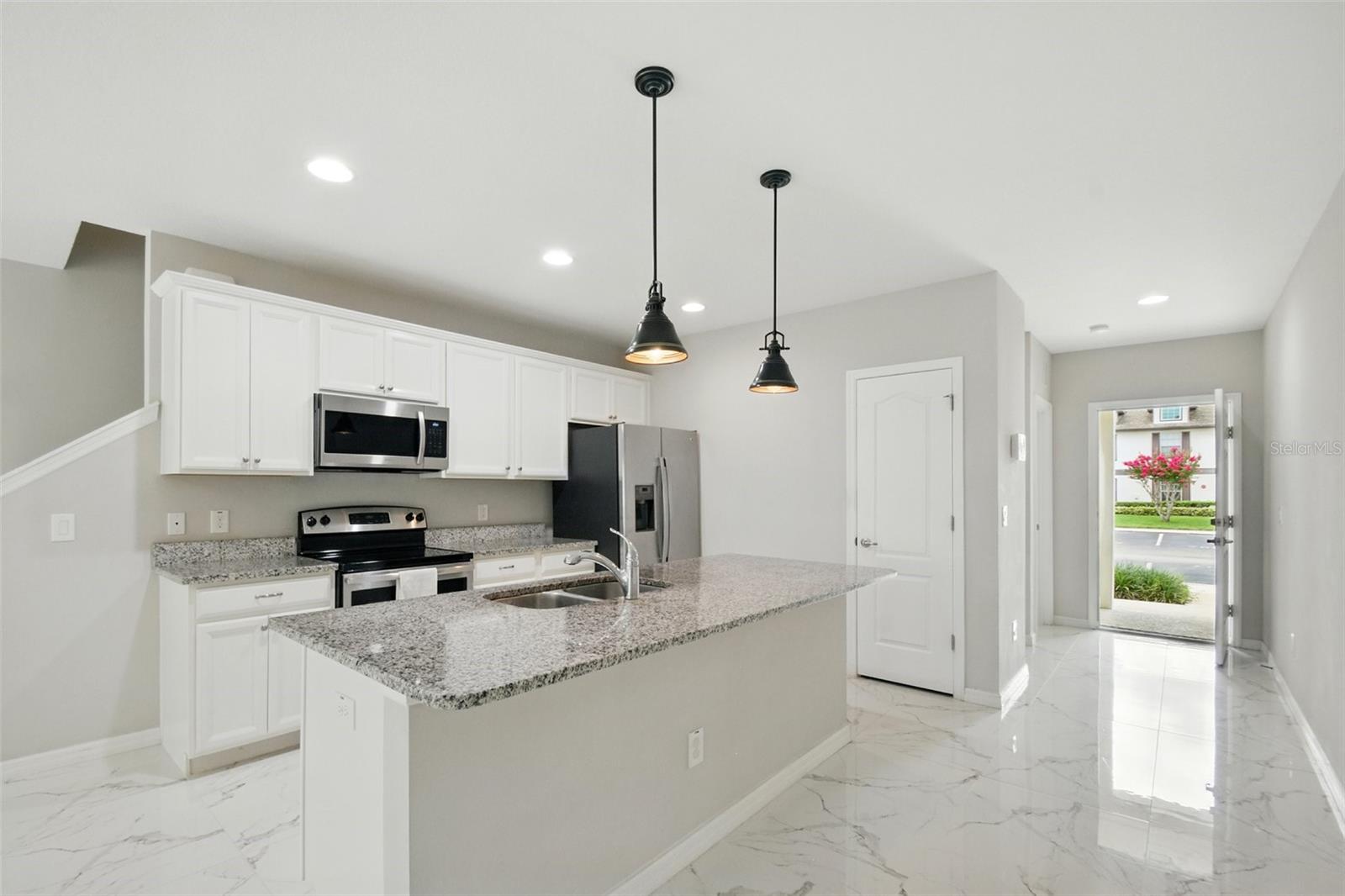 Image 8 of 40 For 600 Northern Way  607