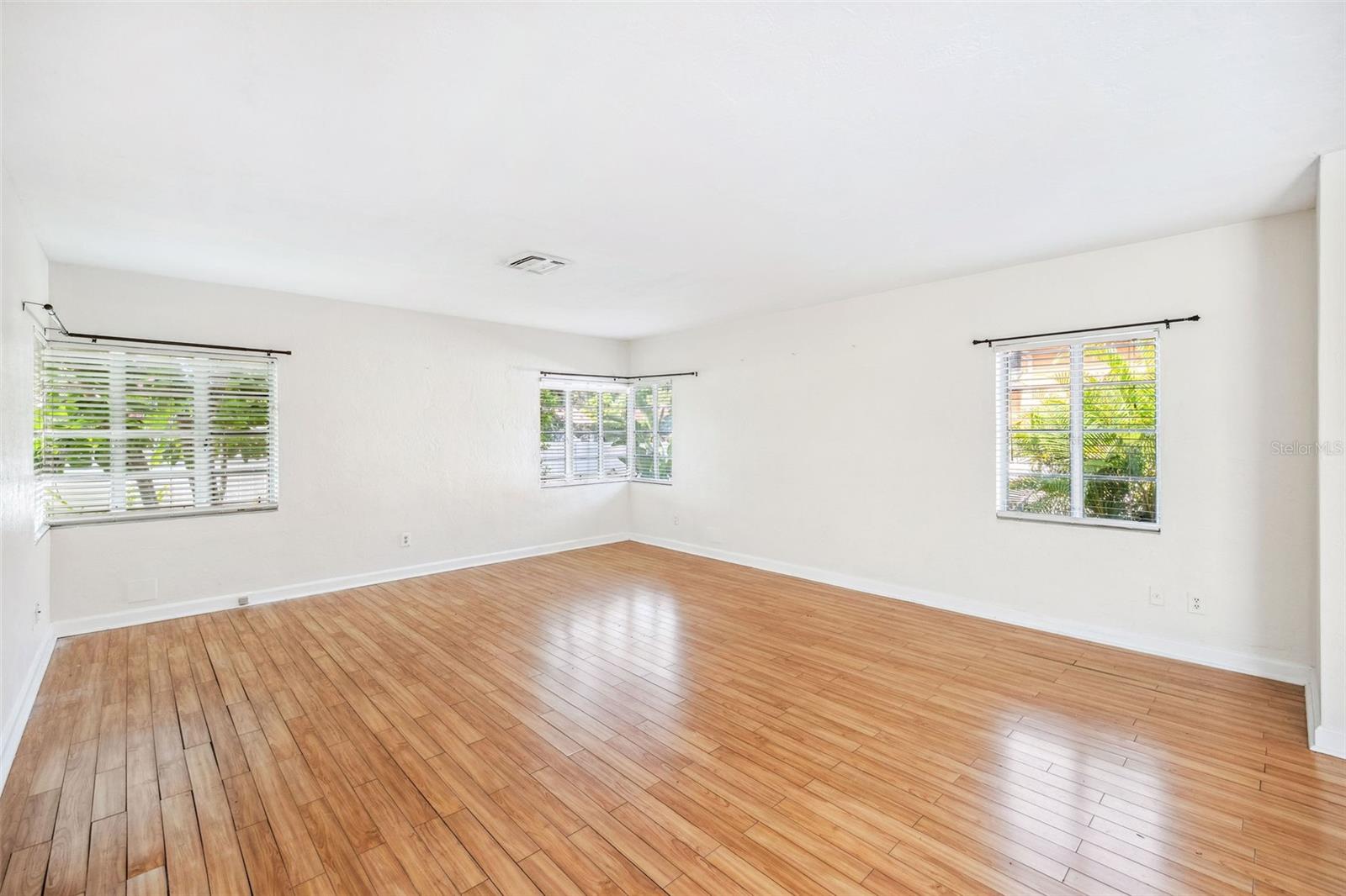 Image 6 of 26 For 311 Cortland Avenue
