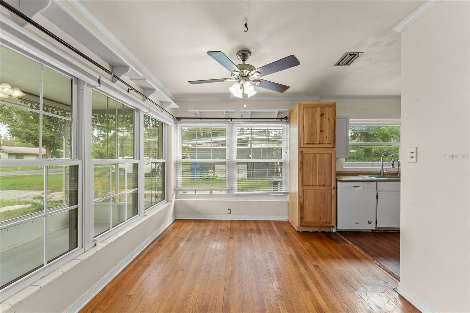 Image 11 of 31 For 2538 Meadowview Lane