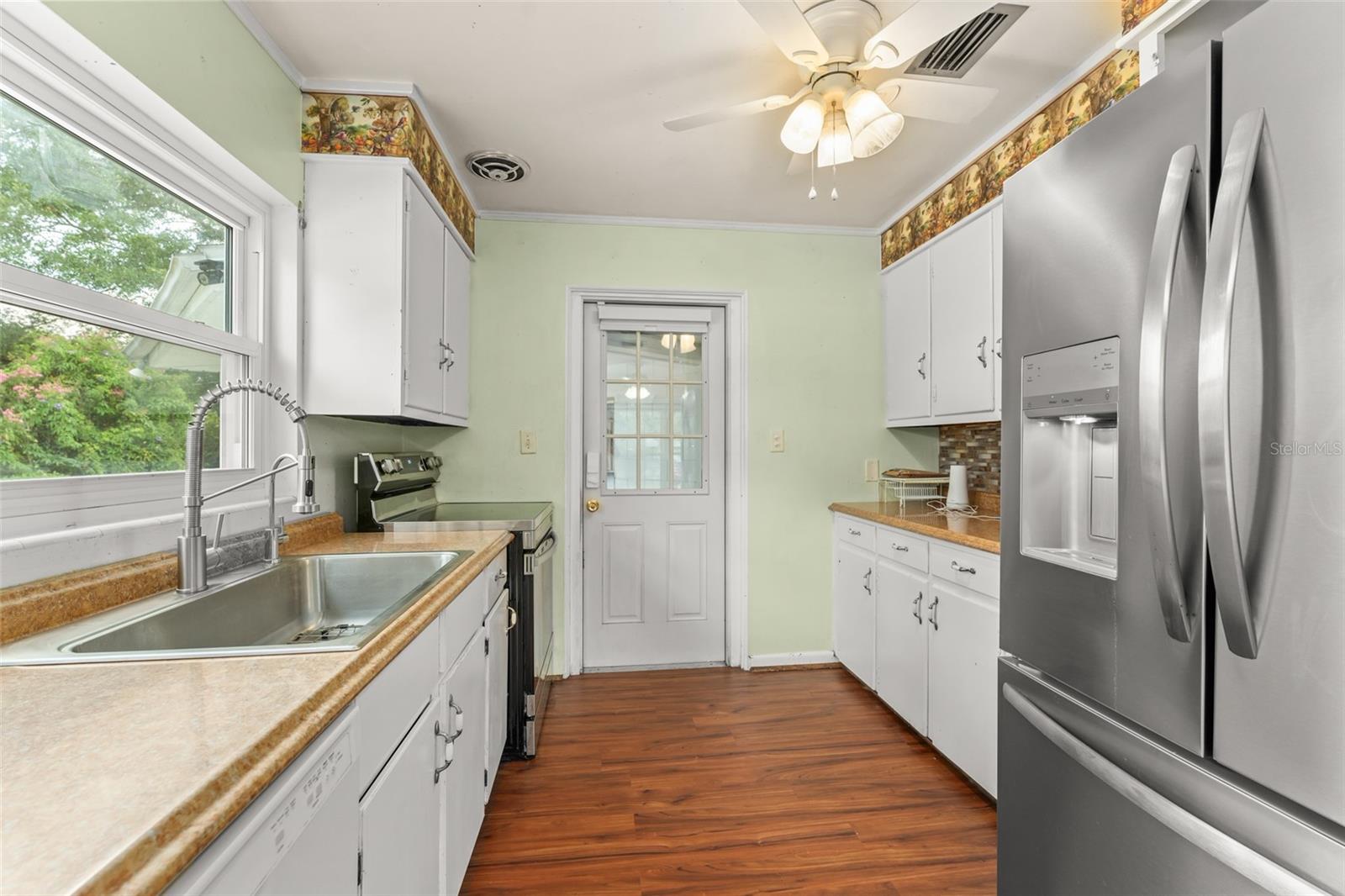 Image 14 of 31 For 2538 Meadowview Lane
