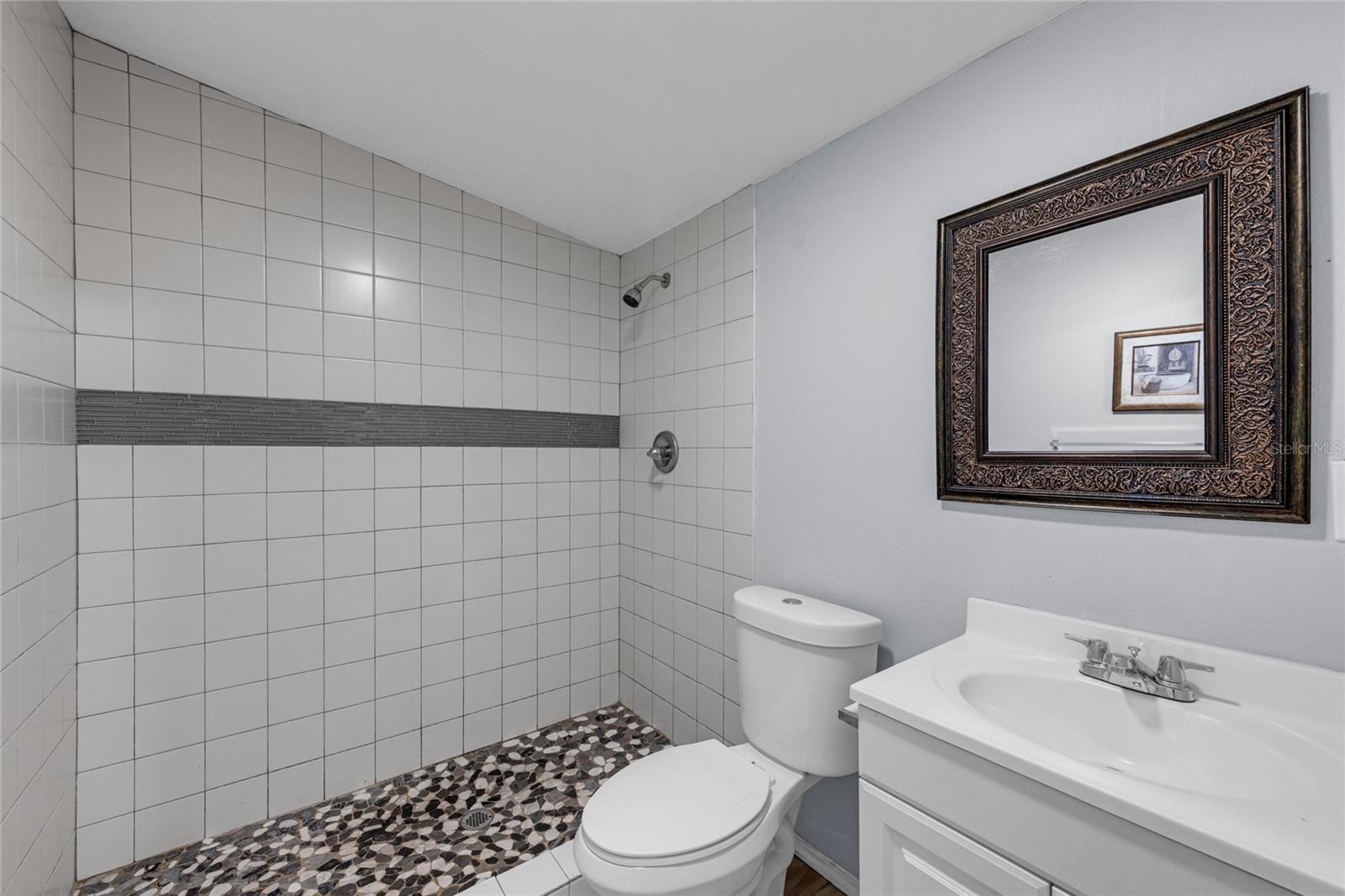 Image 18 of 24 For 3430 Arbutus Lane
