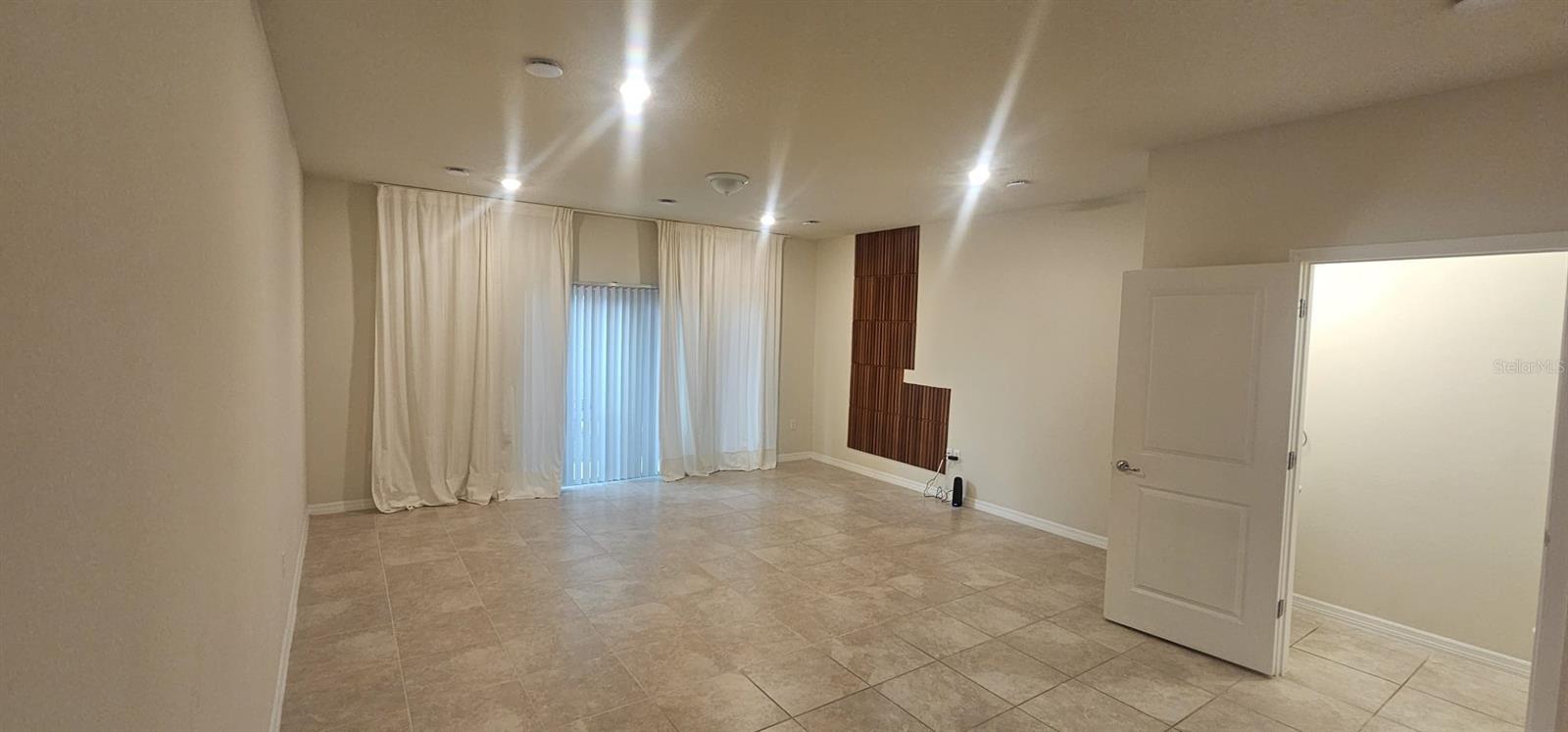 Image 6 of 25 For 4615 Green Palm Lane