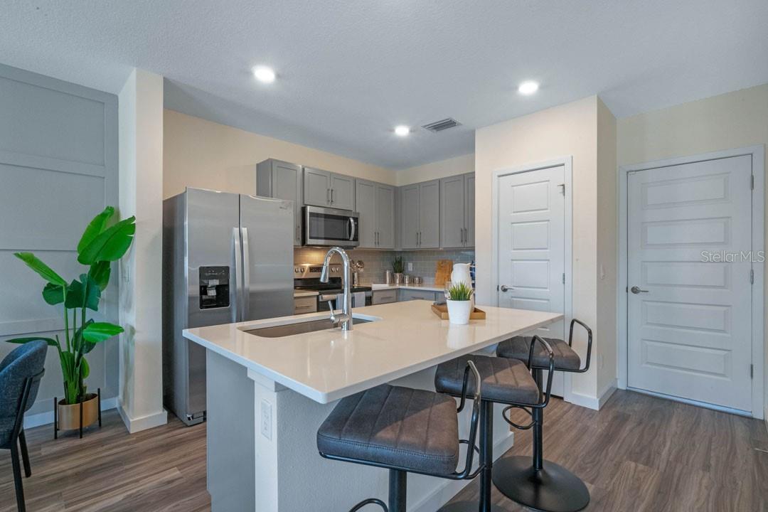 Image 4 of 30 For 5641 Brosnan Road