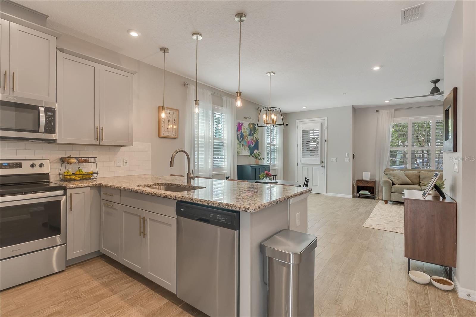 Image 10 of 40 For 10027 Randal Walk Street