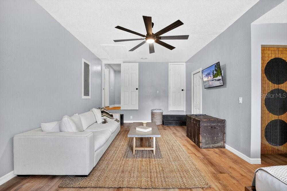 Image 17 of 43 For 706 19th Street