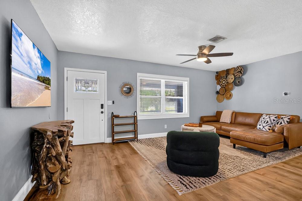 Image 4 of 43 For 706 19th Street