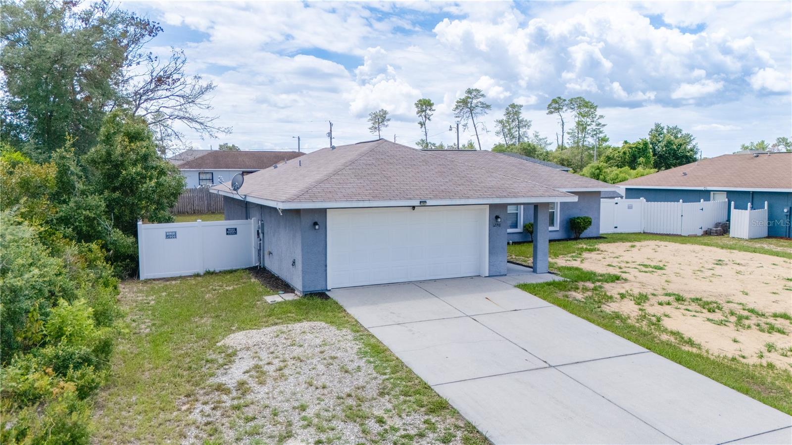 Listing photo id 12 for 12748 31st Avenue Road