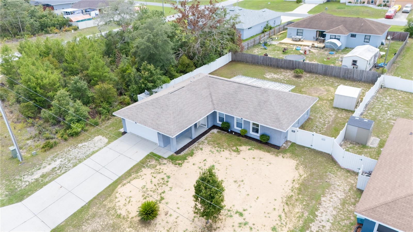 Listing photo id 13 for 12748 31st Avenue Road