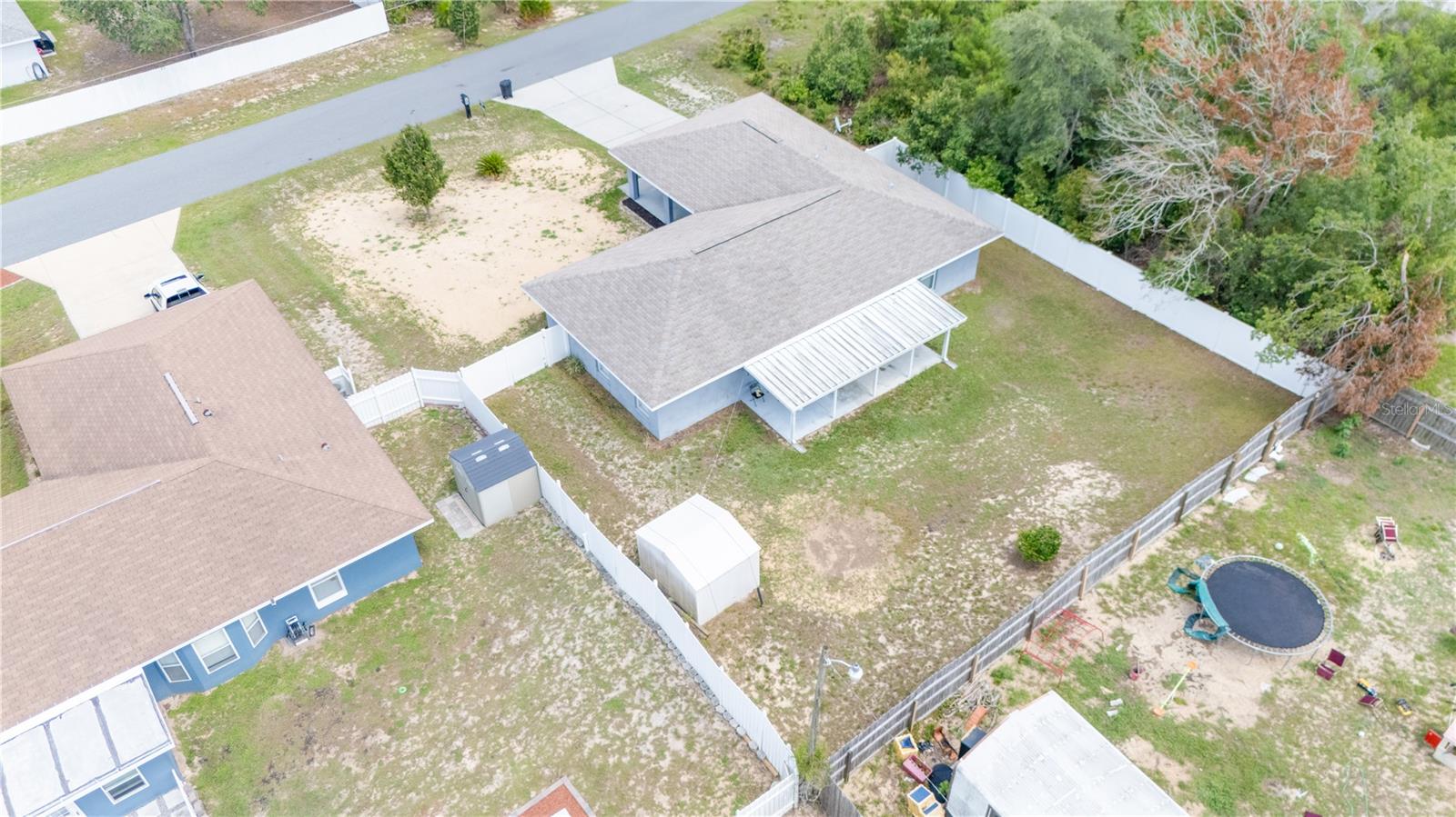 Listing photo id 17 for 12748 31st Avenue Road