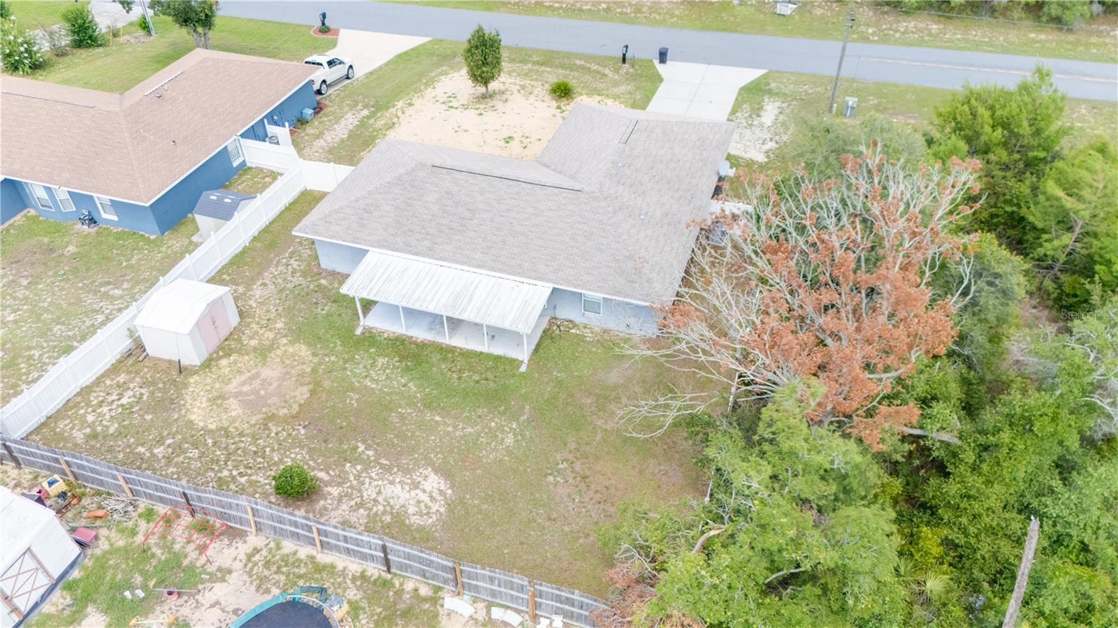 Listing photo id 18 for 12748 31st Avenue Road