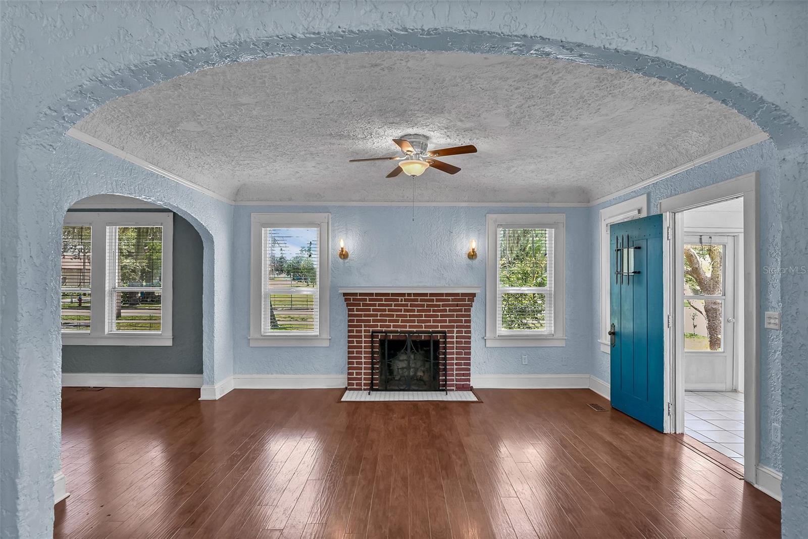 Image 10 of 40 For 623 Center Street