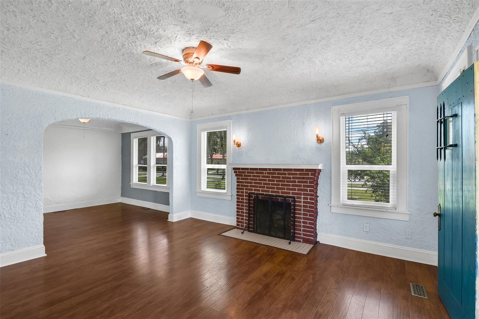 Image 3 of 40 For 623 Center Street