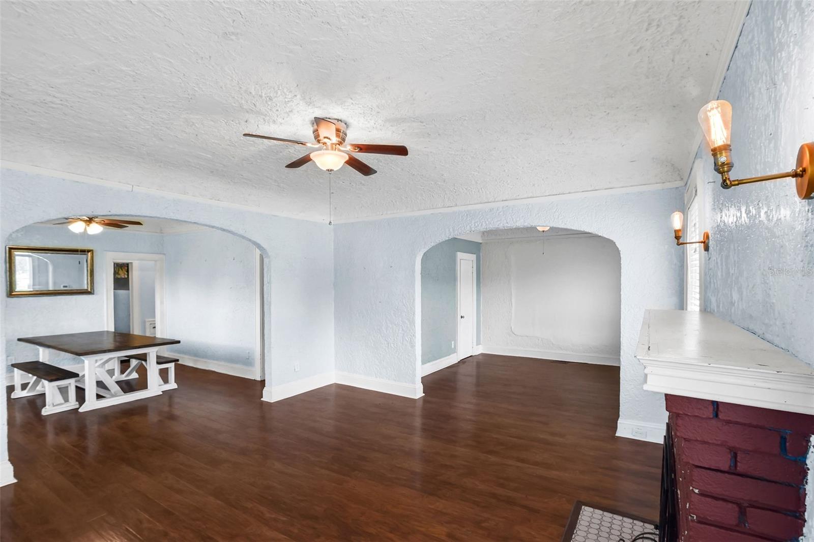 Image 4 of 40 For 623 Center Street