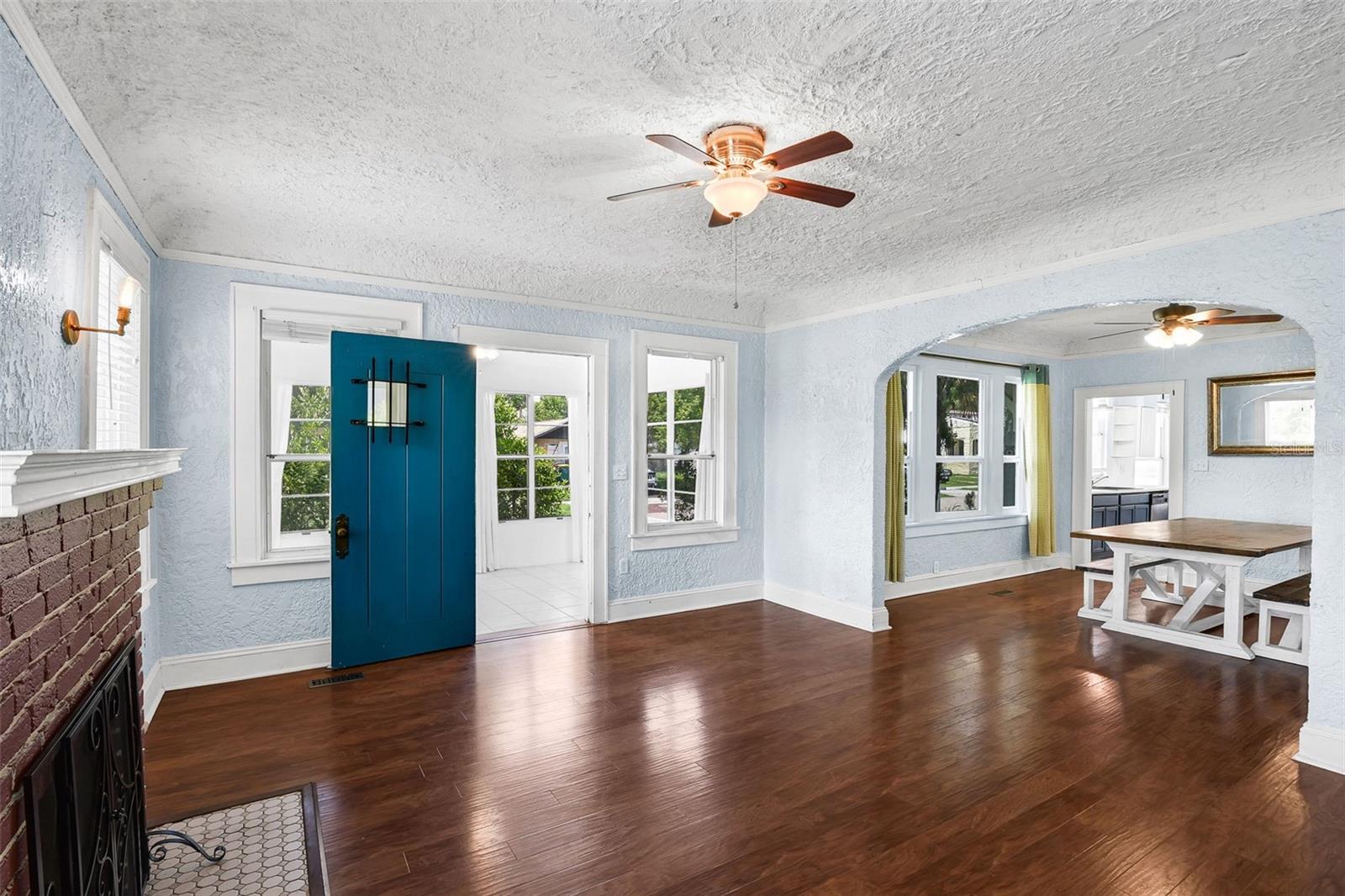 Image 6 of 40 For 623 Center Street