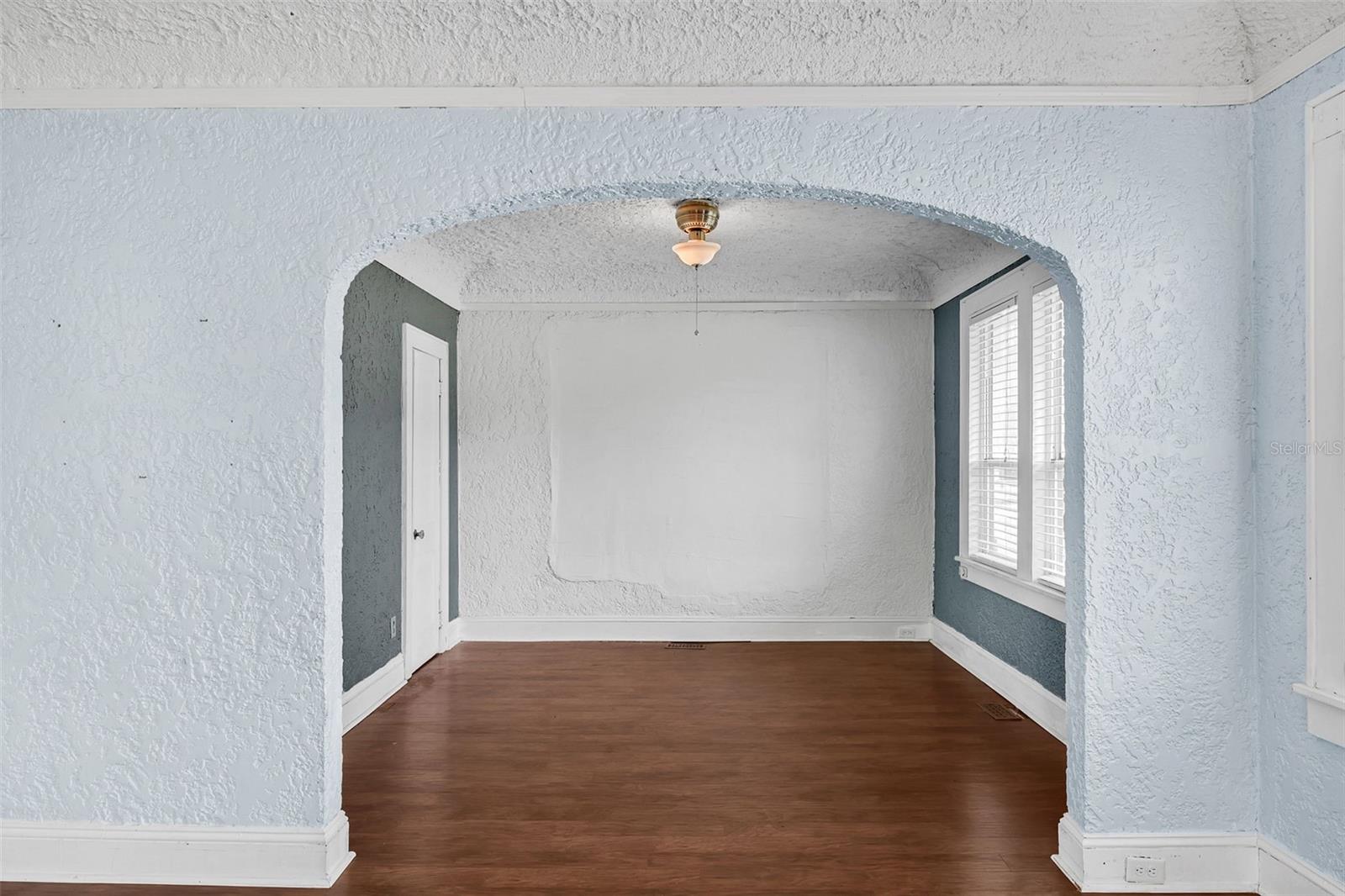 Image 7 of 40 For 623 Center Street