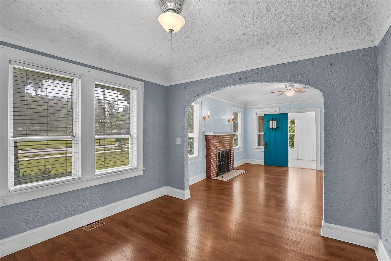 Image 8 of 40 For 623 Center Street