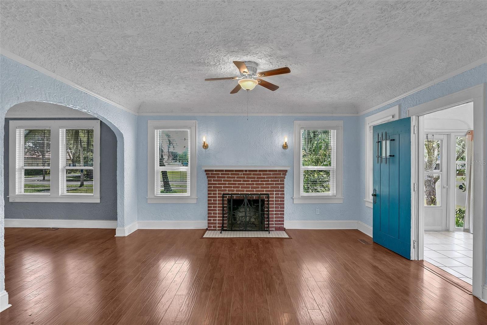 Image 9 of 40 For 623 Center Street