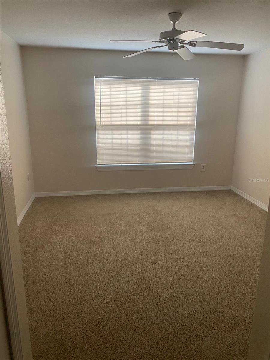 Image 2 of 6 For 5479 Vineland Road 9214