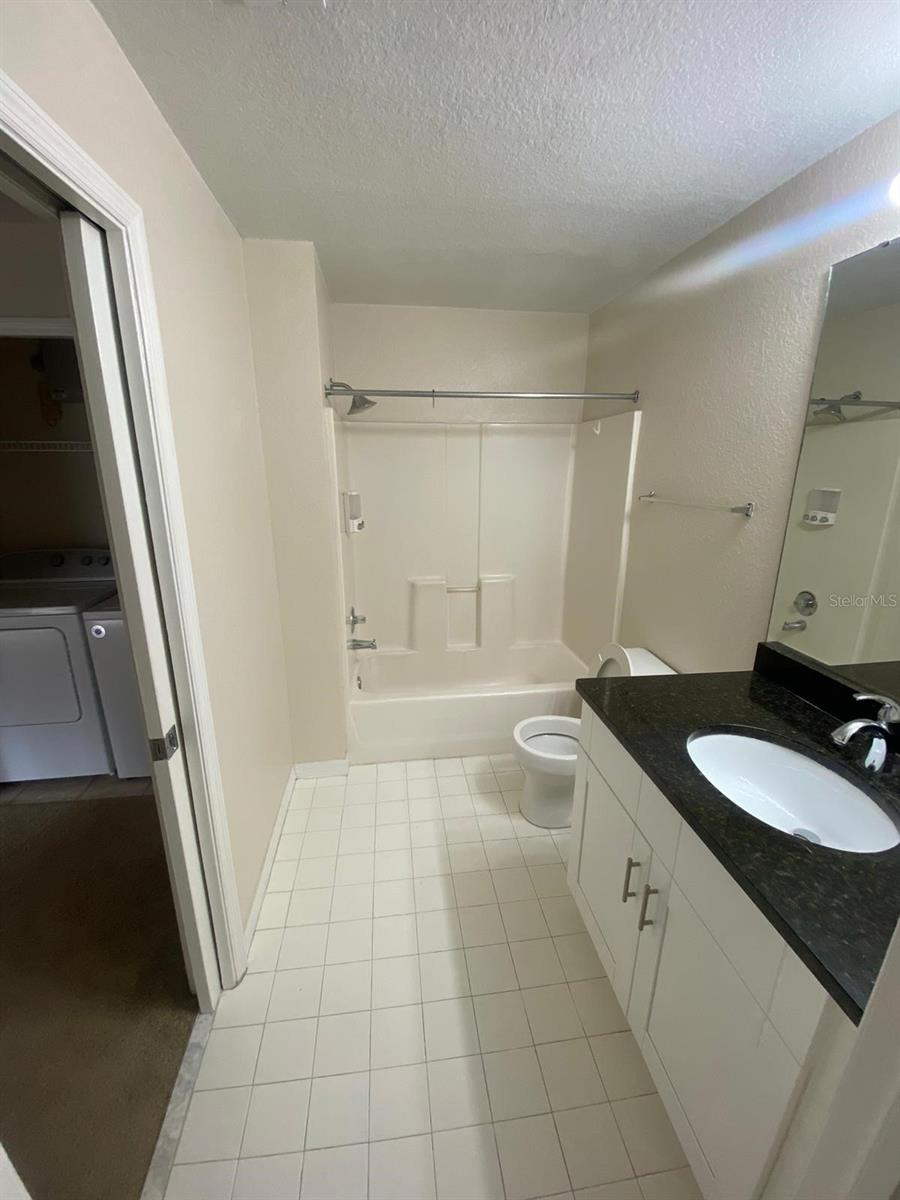Image 3 of 6 For 5479 Vineland Road 9214