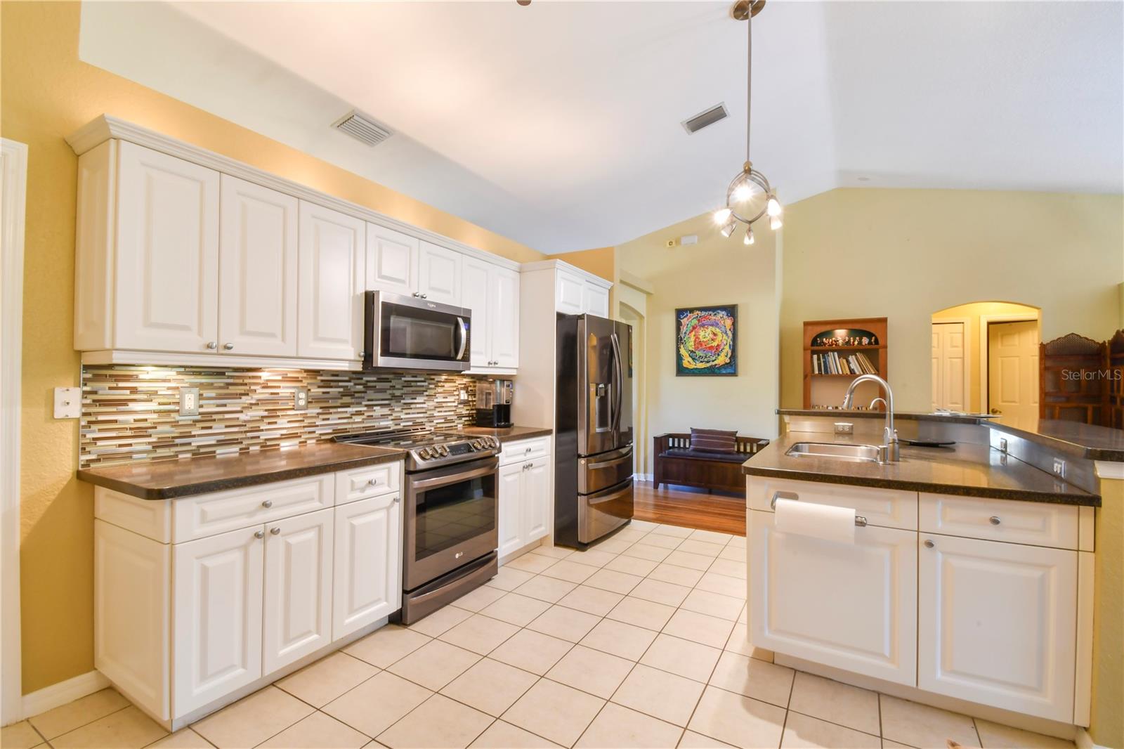 Image 17 of 53 For 5769 Price Boulevard