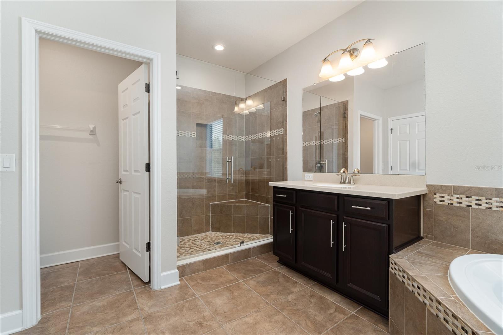 Image 16 of 26 For 11314 Grand Park Avenue