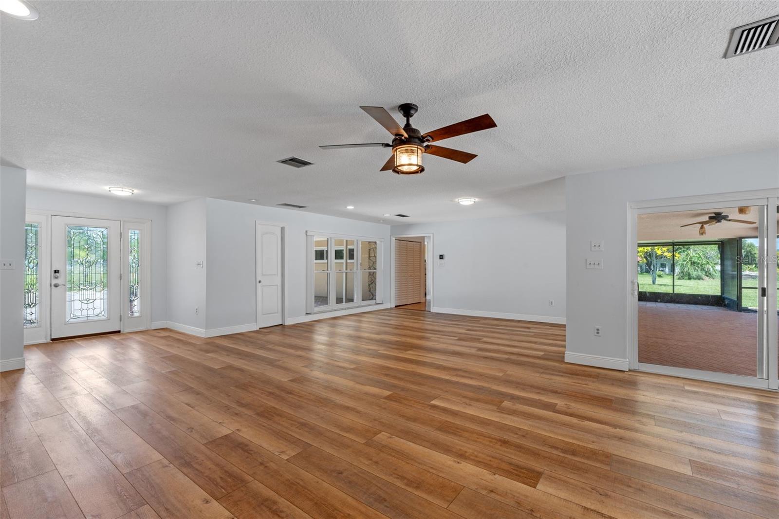 Image 11 of 50 For 6790 Bay Shore Drive