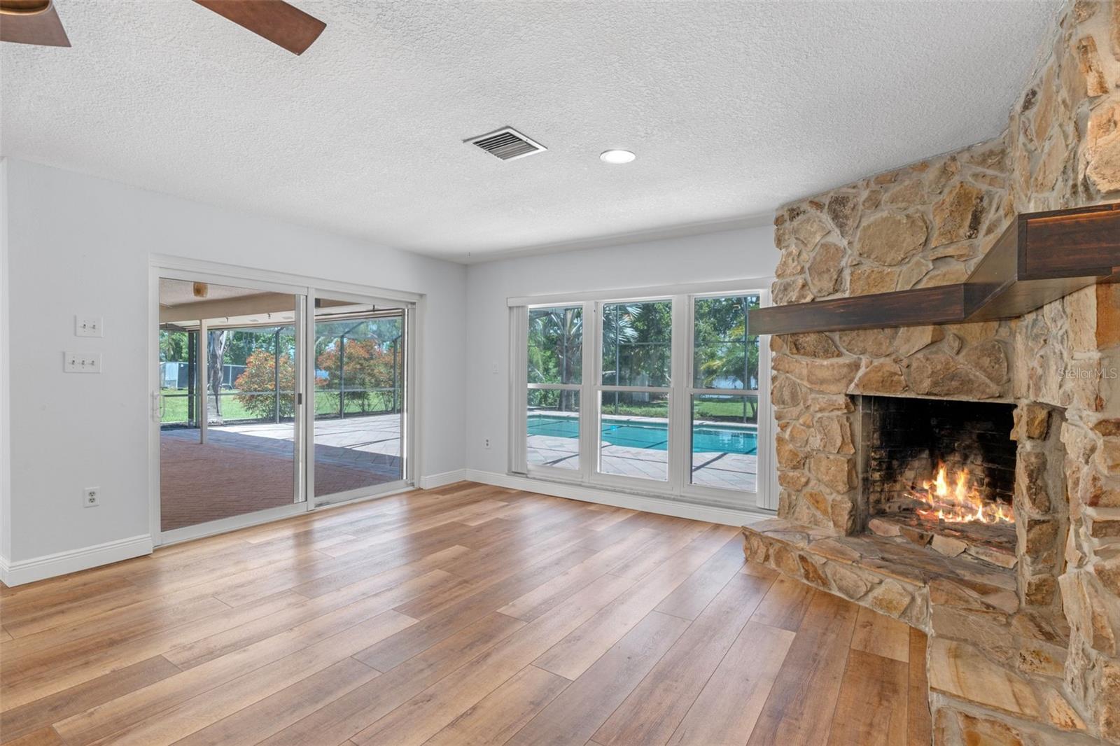 Image 12 of 50 For 6790 Bay Shore Drive