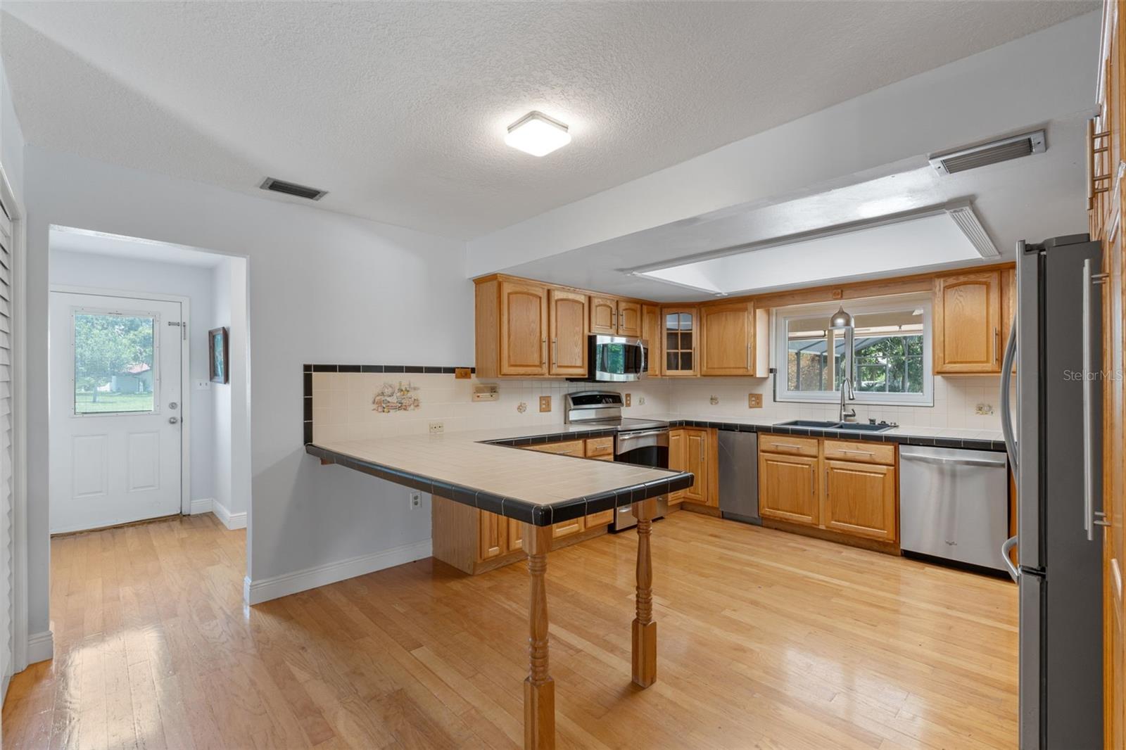 Image 4 of 50 For 6790 Bay Shore Drive