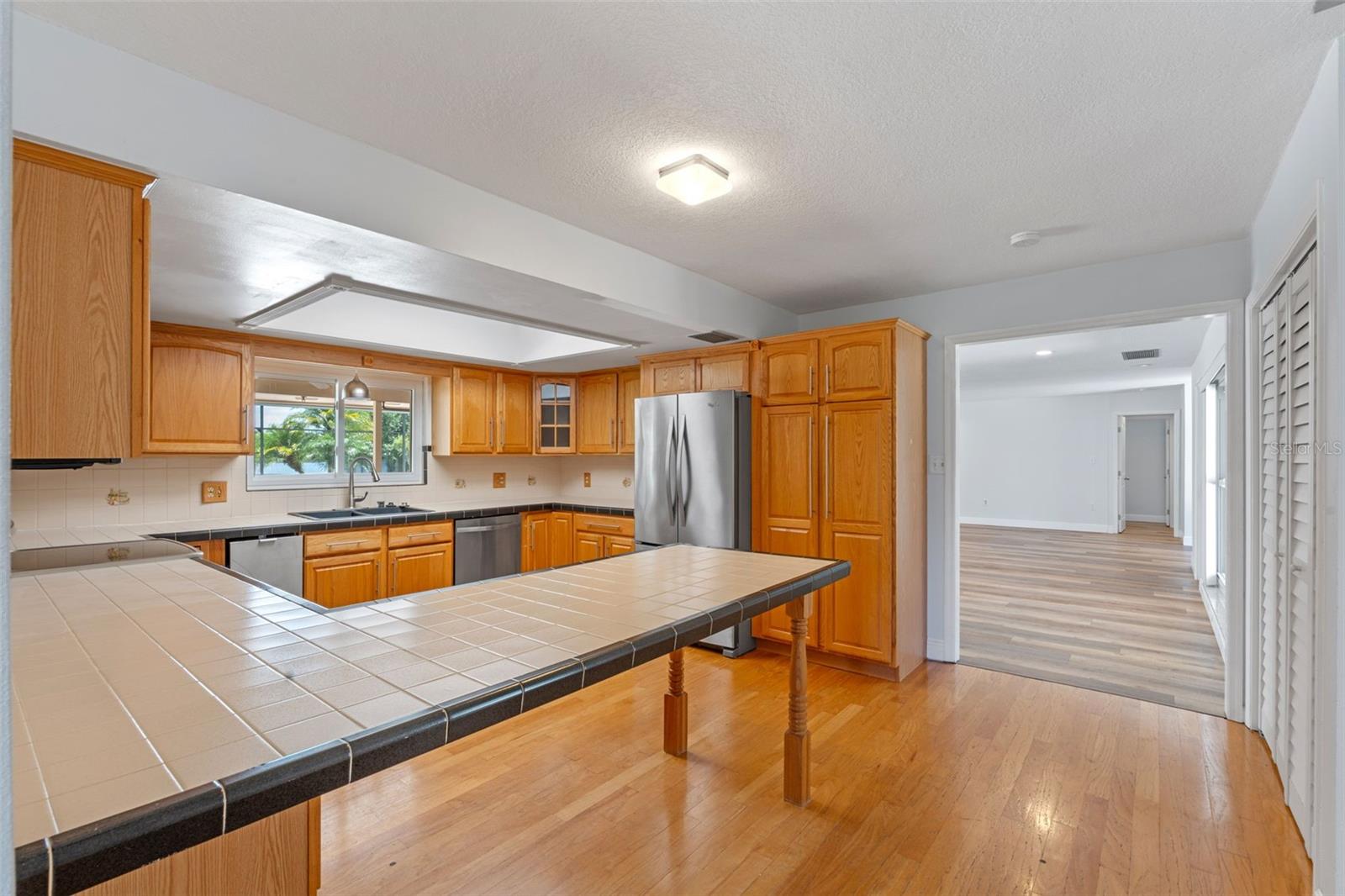Image 6 of 50 For 6790 Bay Shore Drive