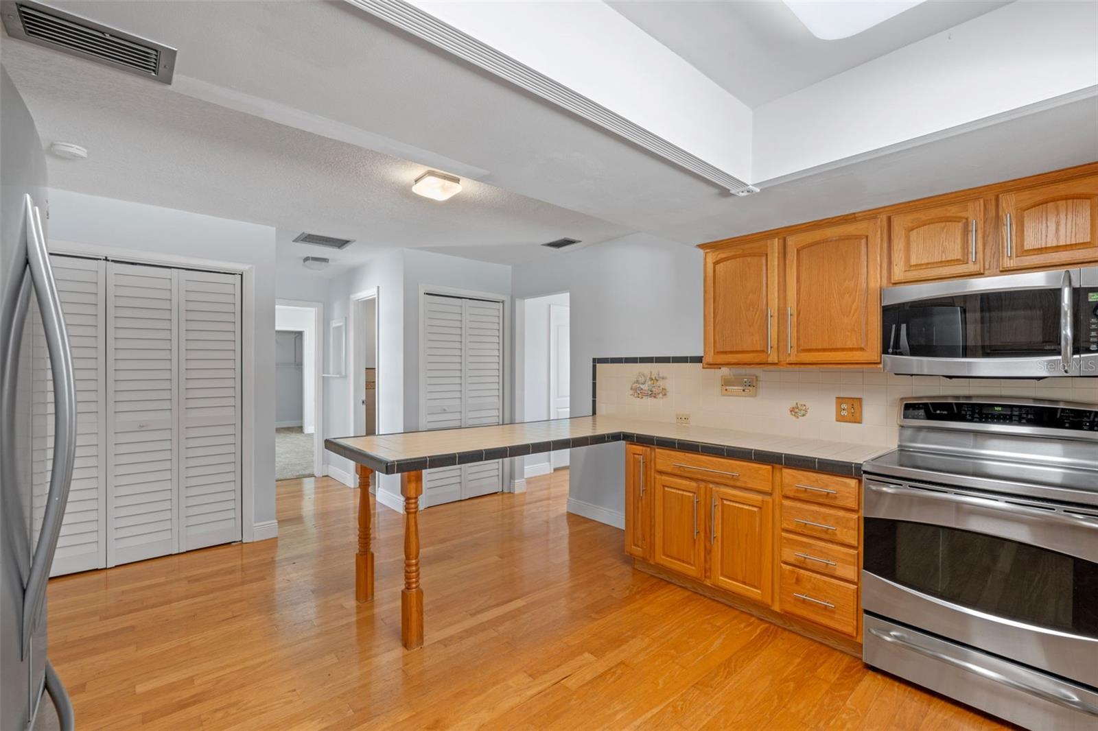 Image 7 of 50 For 6790 Bay Shore Drive
