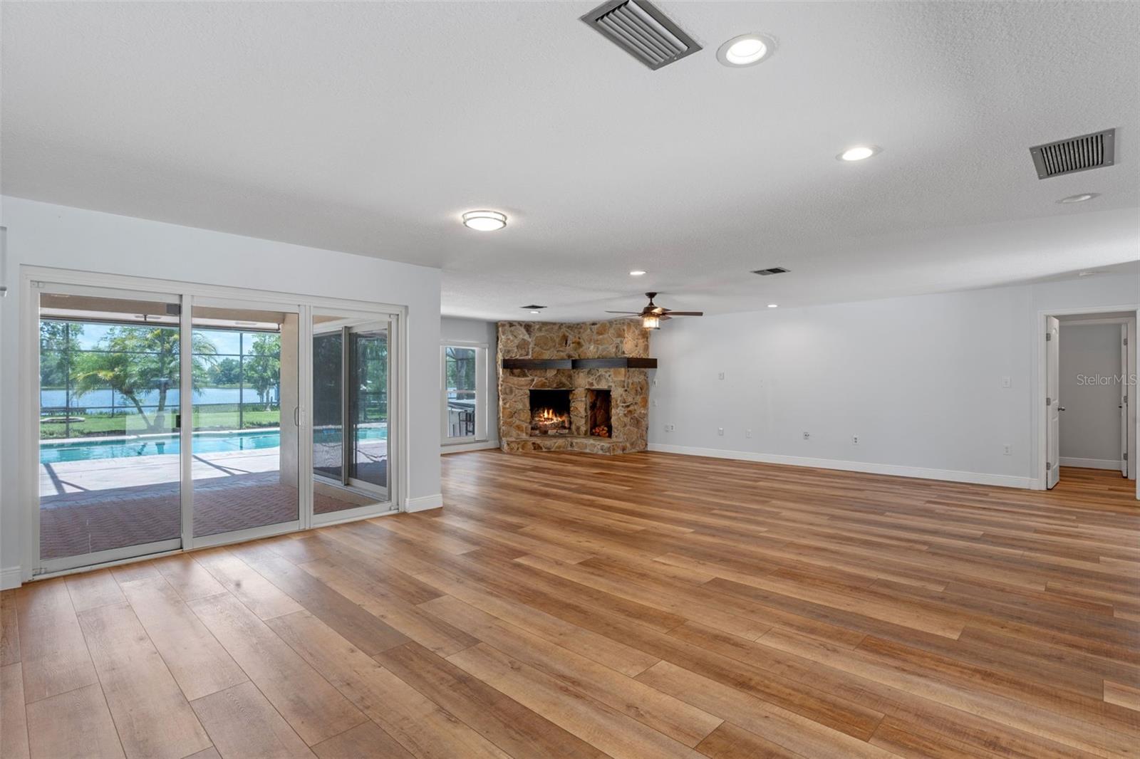 Image 9 of 50 For 6790 Bay Shore Drive