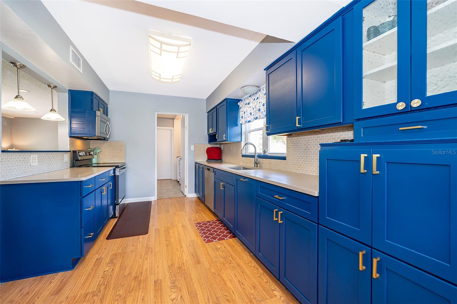 Image 11 of 33 For 1301 Fahnstock Street