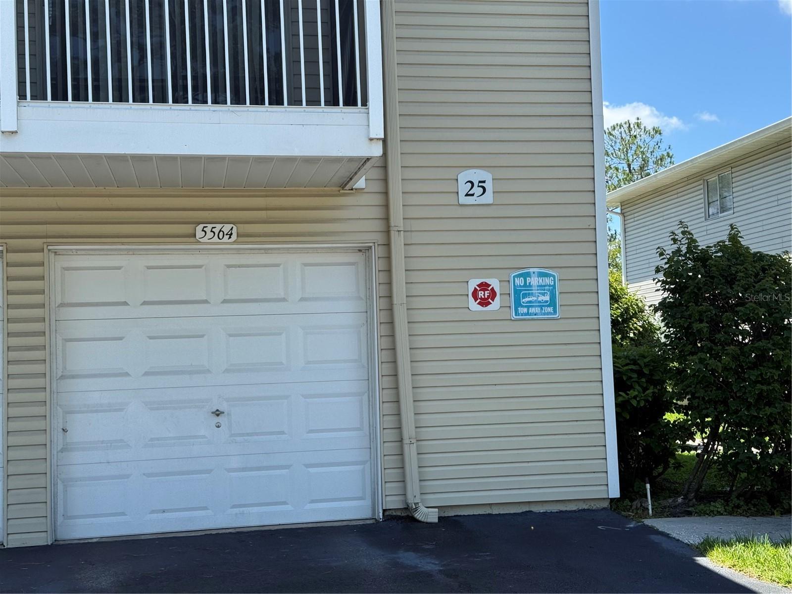 Image 3 of 35 For 5564 Slash Pine Court 4