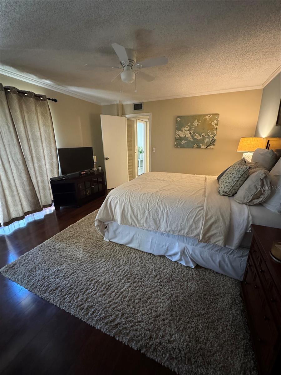 Image 9 of 11 For 5263 Brook Court 247