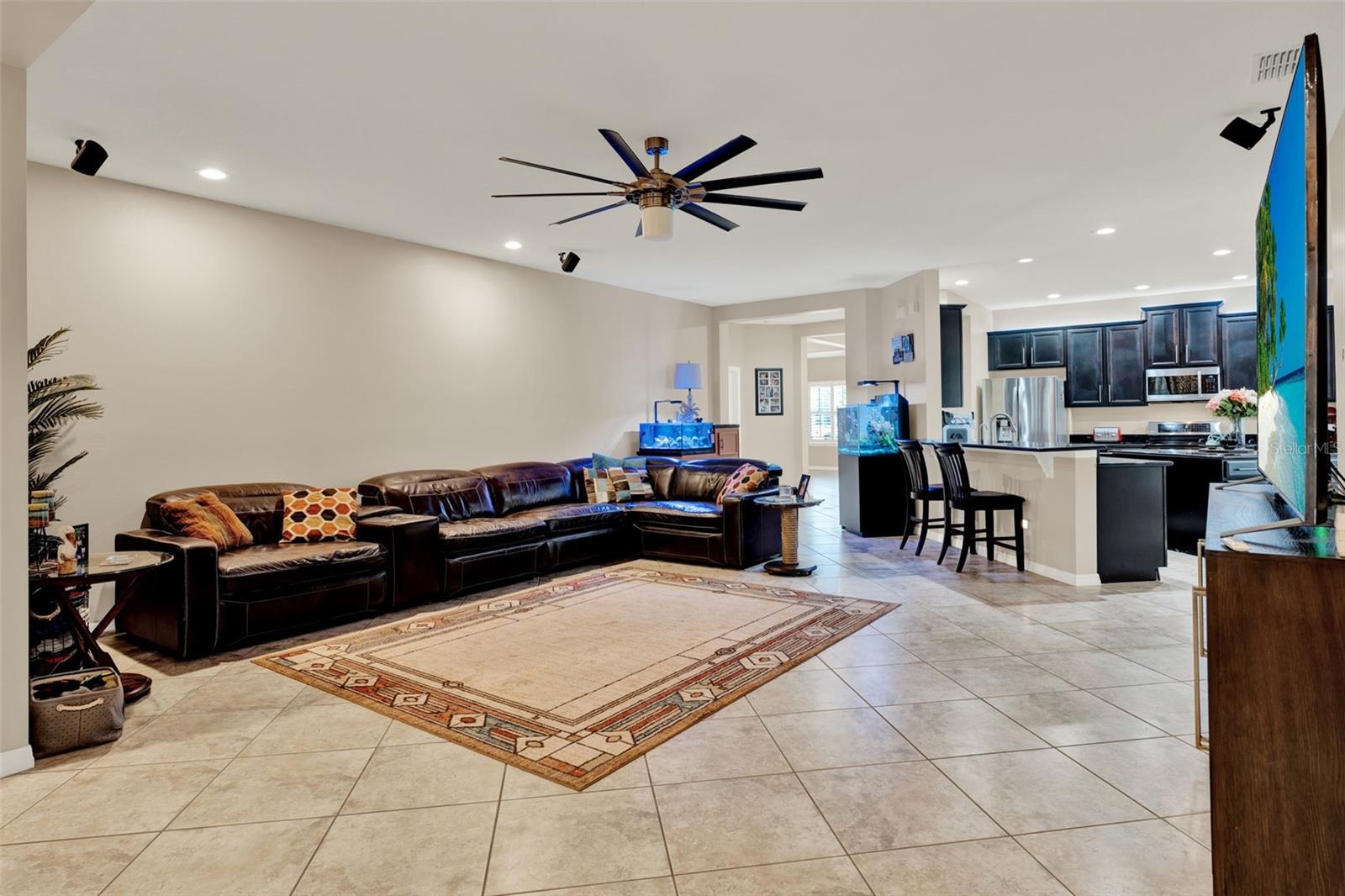 Image 6 of 36 For 1692 Blue Grass Boulevard