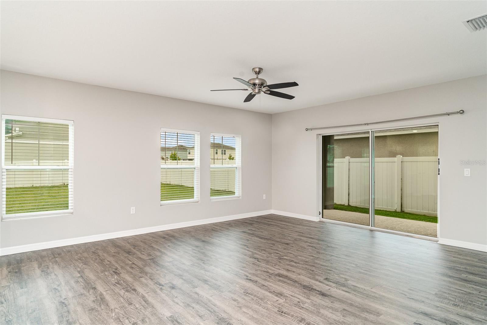 Image 4 of 17 For 12829 Scarlet Star Drive