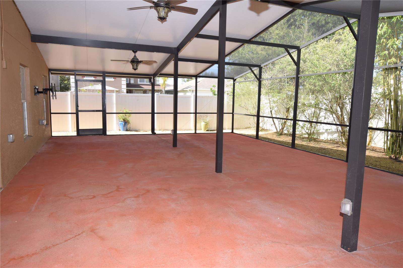 Image 5 of 39 For 1328 Karok Street
