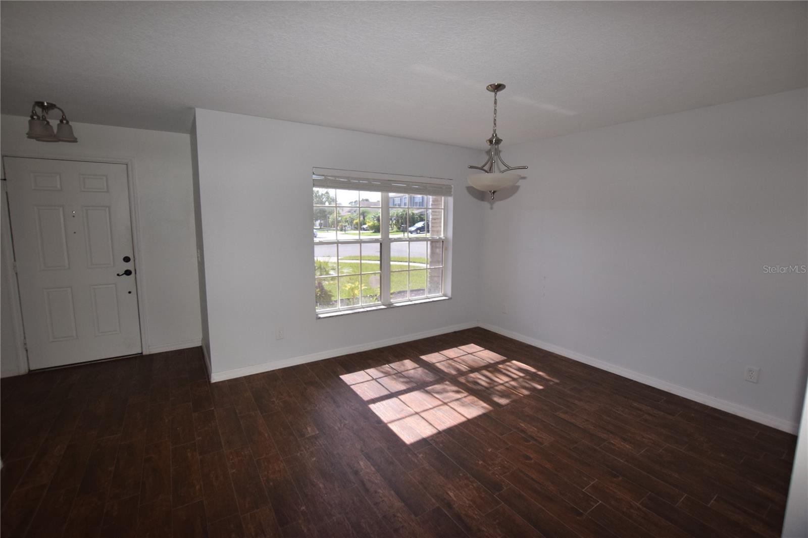 Image 8 of 39 For 1328 Karok Street