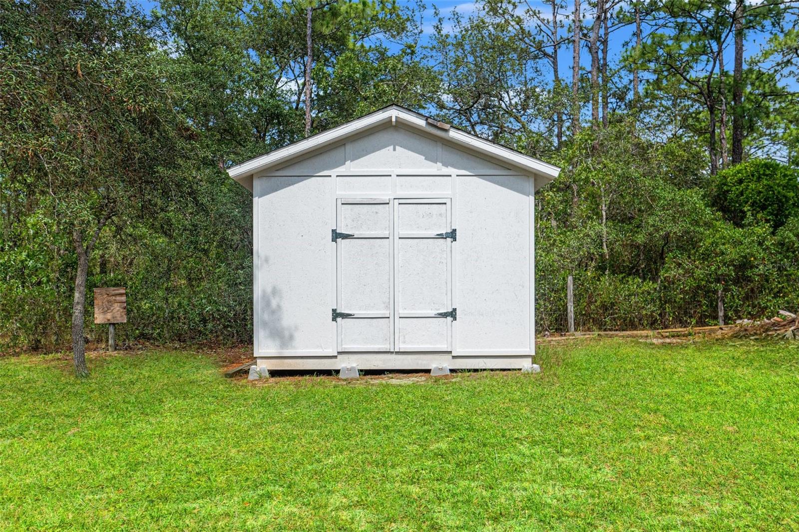 Listing photo id 20 for 15364 Mount Sparrow Road
