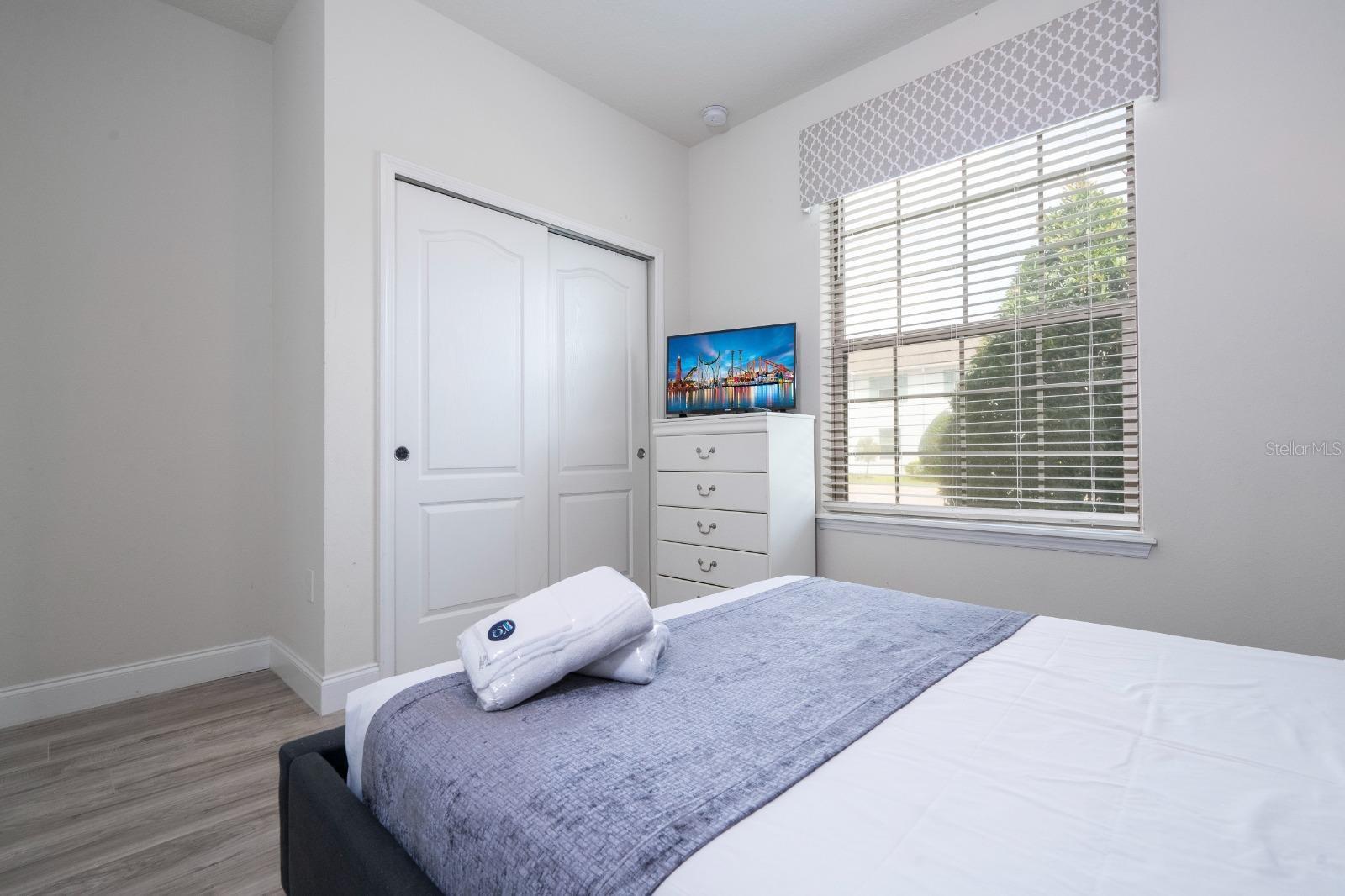 Image 17 of 27 For 8906 Sydney Avenue