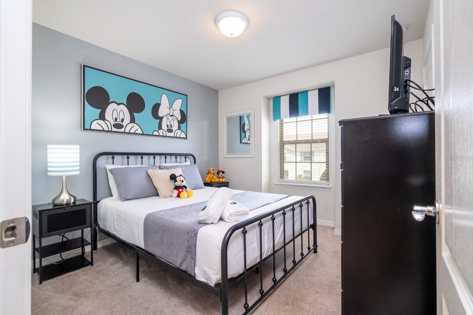 Image 6 of 27 For 8906 Sydney Avenue