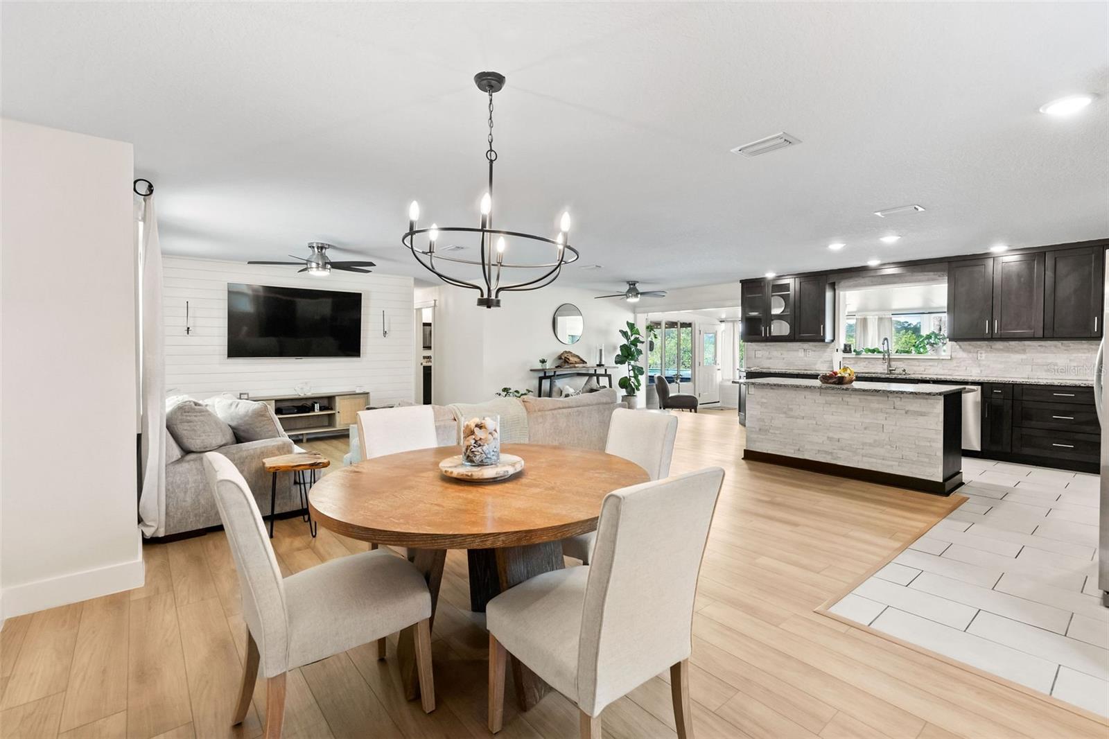 Image 10 of 60 For 418 Acacia Circle