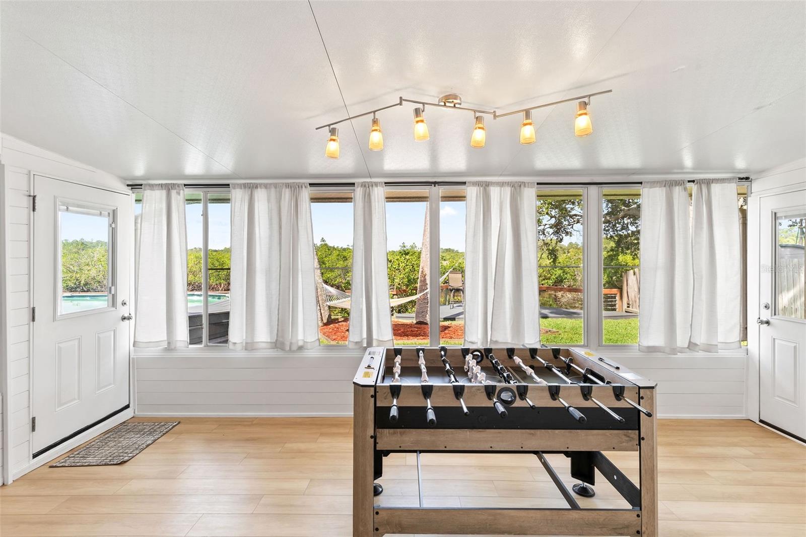 Image 16 of 60 For 418 Acacia Circle