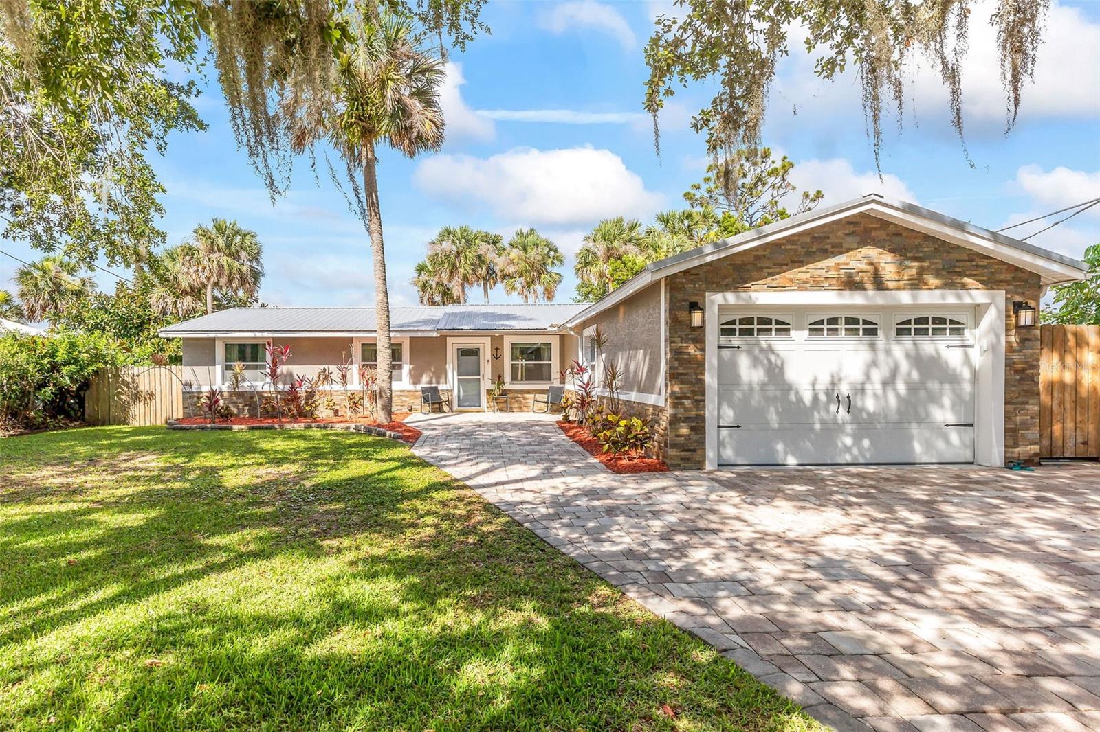 Image 2 of 60 For 418 Acacia Circle