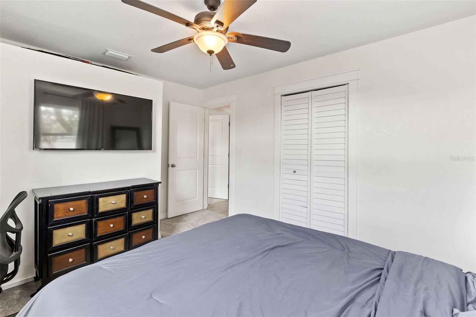 Image 32 of 60 For 418 Acacia Circle