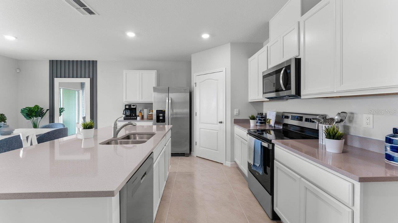 Image 5 of 28 For 4411 Blackwell Avenue