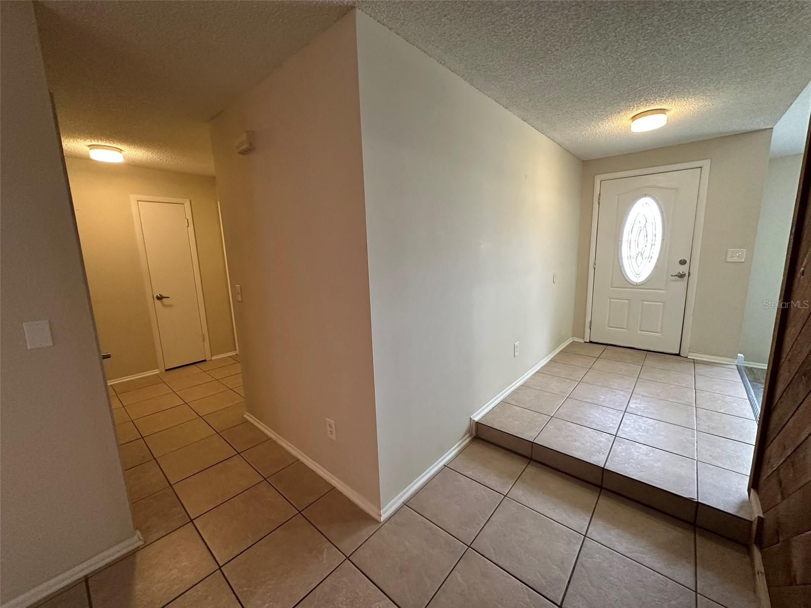 Image 11 of 29 For 804 Van Ness Circle