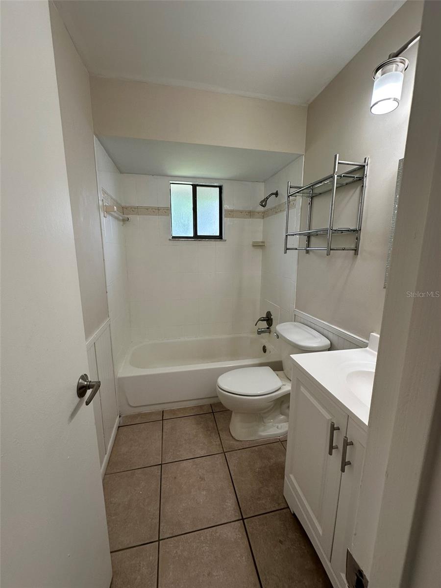 Image 15 of 29 For 804 Van Ness Circle